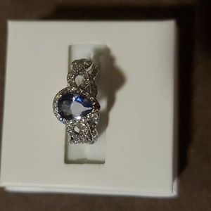 Ladies size 8 ring